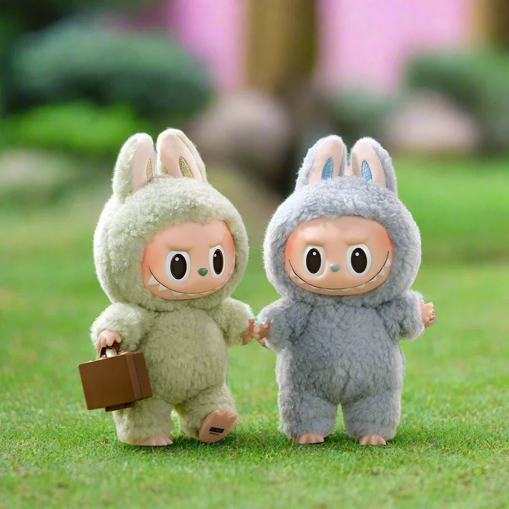 Pendentif en peluche vinyle « Macaron Monstrueux Excitant Sel de Mer Noix de Coco »